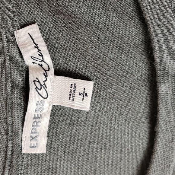 EXPRESS One Eleven Women's Tee Shirt Short Front/Long Back Army Green Sz S - Picture 3 of 6